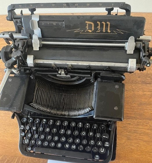 Originele typemachine kampcommandant